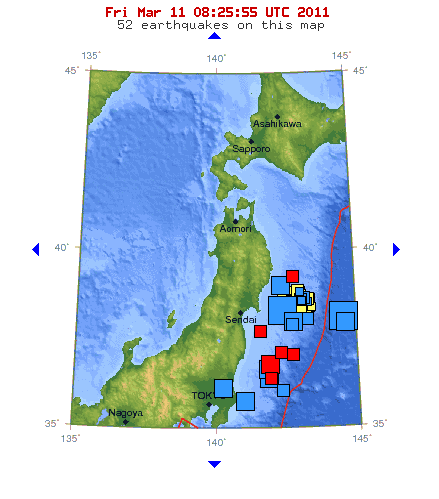 Localisation du séisme du vendredi 11 mars à 8 h 25 TU (9 h 25 en heure française), au nord-est du Japon. Les carrés rouges indiquent les secousses enregistrées dans l'heure précédente, les bleus dans les dernières 24 heures et les jaunes dans la semaine écoulée. © USGS