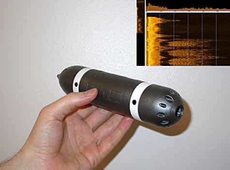 Prototype captif réalisé par l’ÅSTC, équipé d’un sonar. En médaillon : première mesure reçue de la sonde. Crédit : ÅSTC