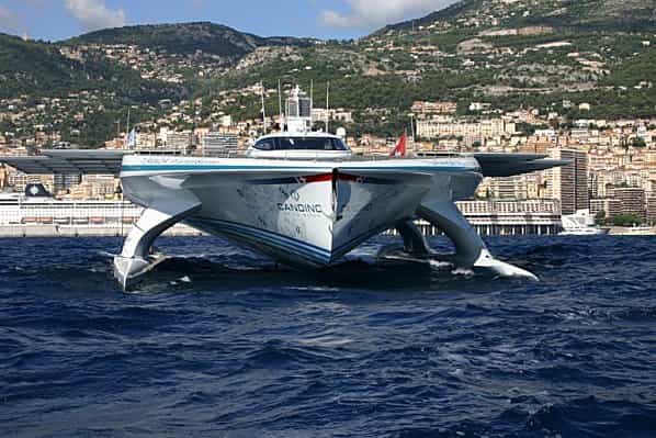 Le PlanetSolar est attendu pour son retour en avril 2012 à Monaco. © DR 