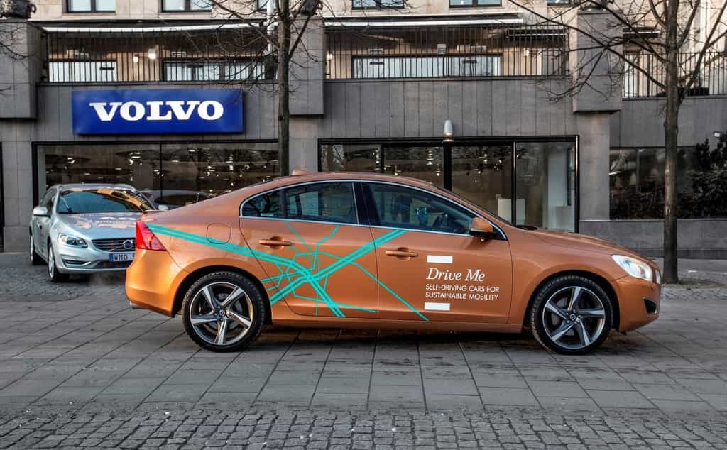Volvo a commencé à tester ses véhicules autonomes sur les routes de la ville suédoise de Göteborg. Le projet Drive Me ambitionne de faire circuler une centaine de ces voitures d’ici 2017. © Volvo Car Group