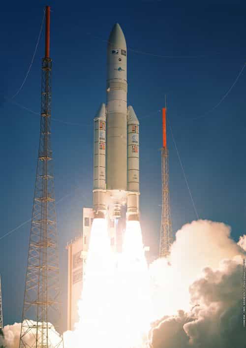 Lancement d'Ariane 5 ECA depuis Kourou. Crédit Arianespace.