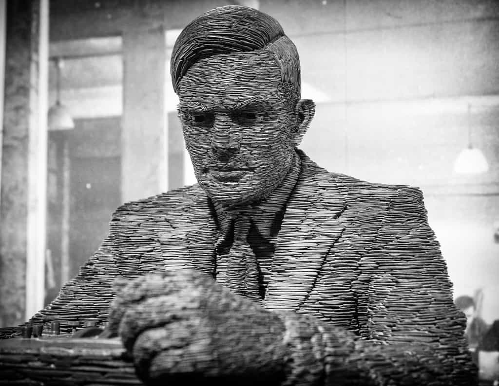 Alan Turing, aujourd'hui célébré mais autrefois persécuté pour son homosexualité, était un brillant mathématicien qui a fait progresser l'informatique. © Lenscap Photography, Shutterstock