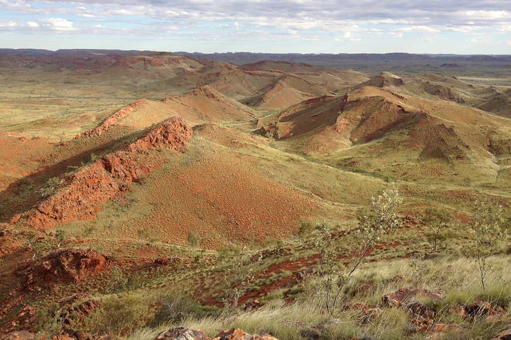 Une vue de la région de Pilbara en Australie où l'on trouve des indications sur l'apparition de la vie sur Terre pendant l'Archéen. © Kathy Campbell, University of New South Wales