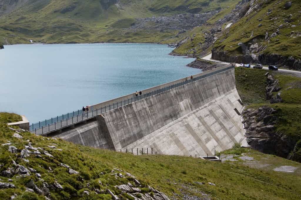 La centrale hydroélectrique du Sanetsch, en Suisse, avec son barrage. © Ludovic Péron, Wikimedia Commons, CC by 2.5