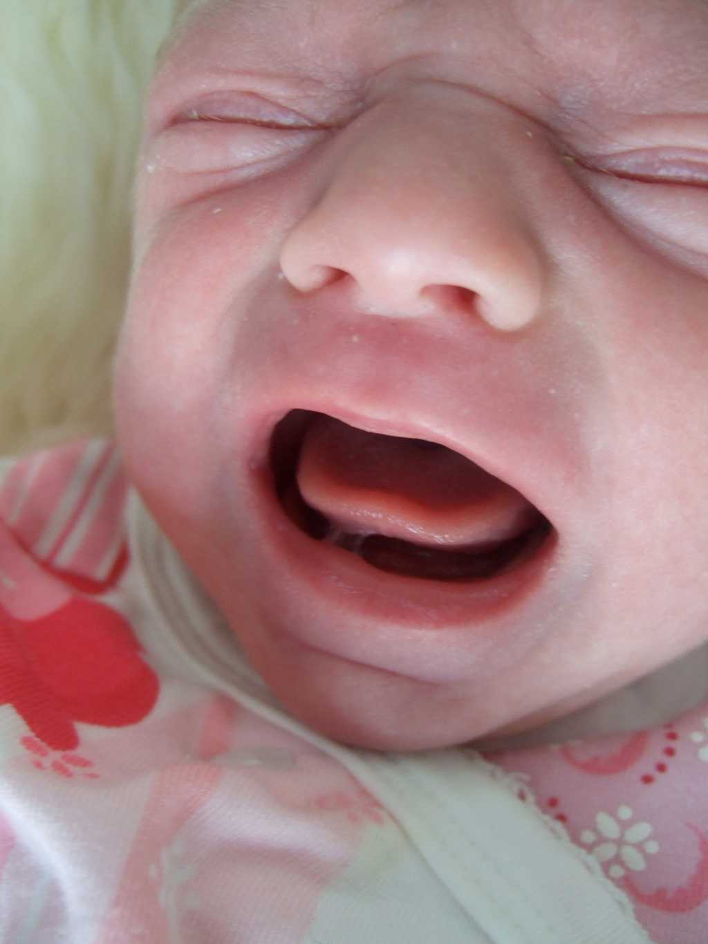 La solution miracle pour empêcher les bébés de pleurer n'existe pas et les parents devront toujours se lever pendant la nuit pour rassurer leur enfant. Mais à quelle vitesse accourir dans la chambre ? À chacun de l'estimer... © Chalky Lives, Fotopédia, cc by sa 2.0