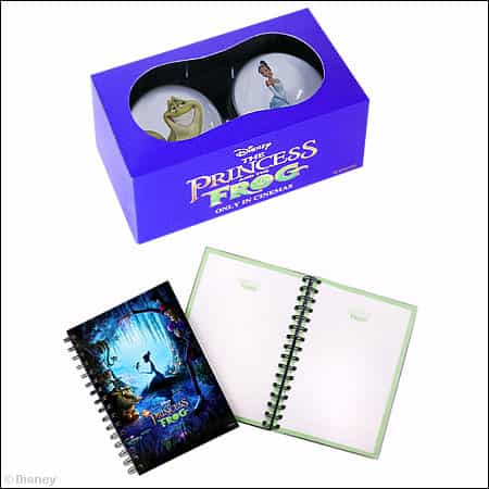Quelques cadeaux du concours "La Princesse et la grenouille" dont la Frog Box et ses balles rebondissantes...