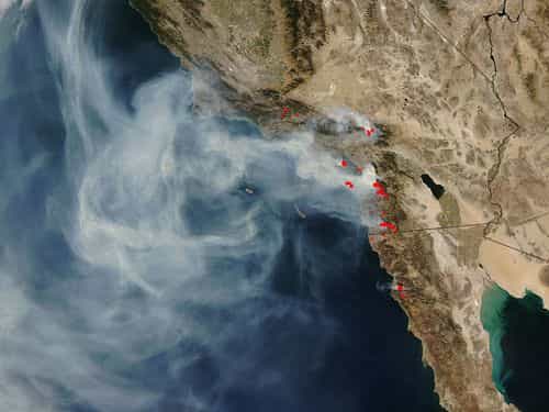 Les incendies de Californie le 24 octobre 2007, vus par satellite. Crédit Nasa