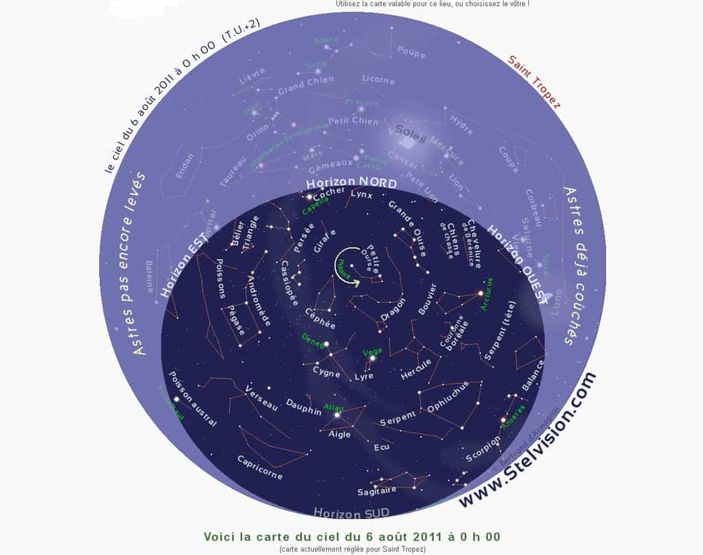Incontournable, la carte du ciel proposée par le site Stelvision.com permet de s'y retrouver sous les étoiles. Le 6 août à minuit la Lune et Vénus viennent de se coucher, Jupiter va se lever et les brillantes étoiles du Triangle de l'été brillent au zénith. © Stelvision.com