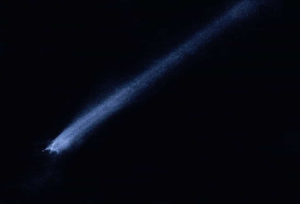 Ceci n'est pas une comète, mais le résultat de la collision entre deux astéroïdes. Crédit Nasa / Esa / D. Jewitt
