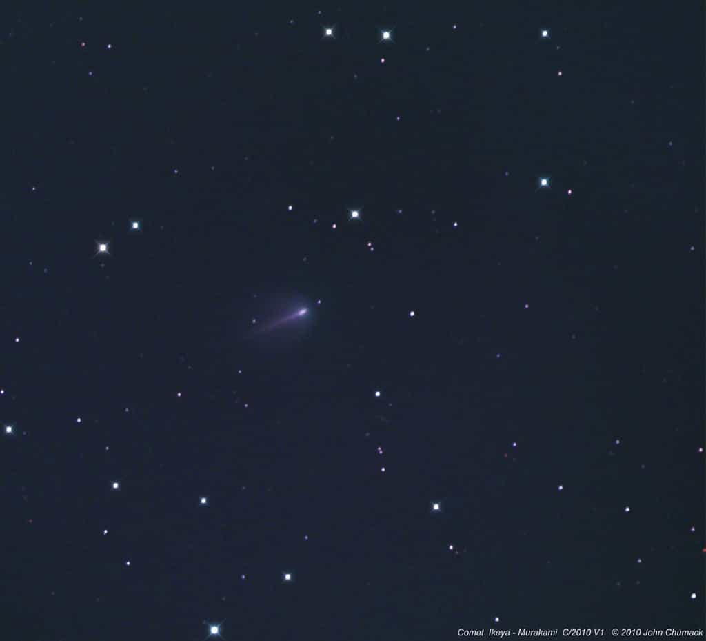 C/2010 V1 Ikeya-Murakami, ou comment découvrir une comète visuellement en 2010 ! © John Chumack 