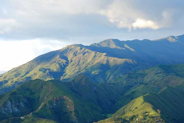 La cordillère des Andes, longue de 7.100 km et s'étendant sur 7 pays, abrite une biodiversité extrêmement riche. &copy; Andy Hares, Flickr, cc by nc sa 2.0