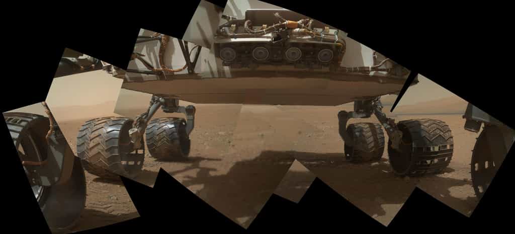 Le rover Curiosity et ses roues à l'arrêt, 34 jours après son atterrissage pour permettre à la Nasa de vérifier les deux derniers instruments qui ne l'avaient pas encore été. © Nasa/JPL-Caltech/Malin Space Science Systems