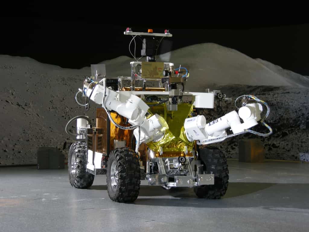 L’architecture de l’EGP met en œuvre le concept du centaure qui consiste en une plate-forme mobile (EGP-Rover) surmontée d’un robot anthropomorphe (EGP-Robot). Crédit Thales Alenia Space