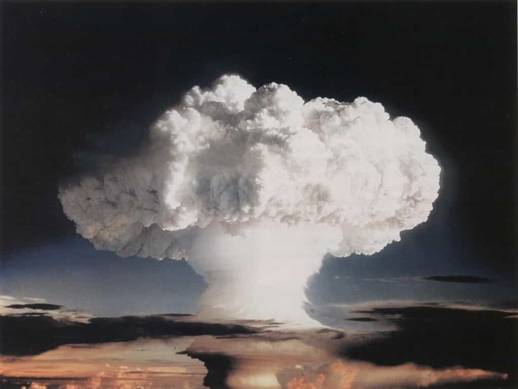 L’einsteinium a été identifié lors de l'analyse des débris dus à l’explosion de la première bombe H de l’histoire. © The Official CTBTO Photostream, Flickr, CC by 2.0