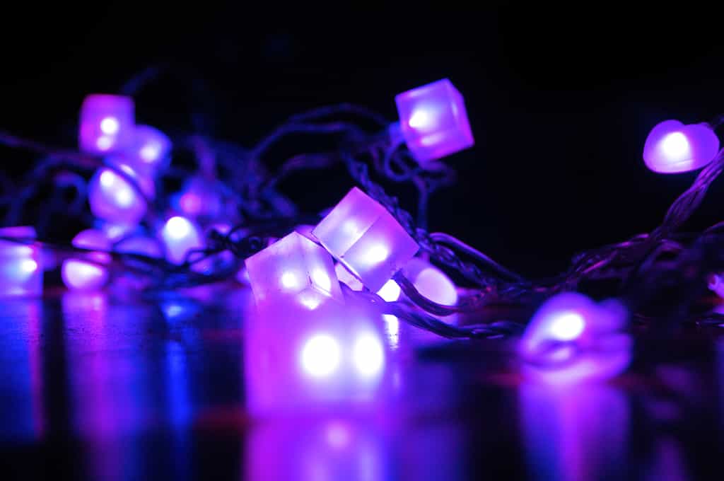 Les diodes électroluminescentes font partie de notre quotidien, entre autres du fait de leur rendement énergétique intéressant. © Russel McGovern, Flickr, CC by-nc-nd 2.0