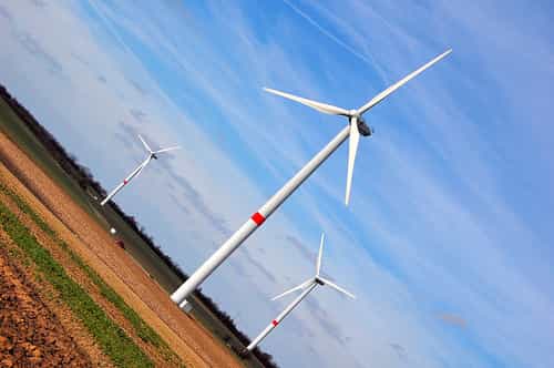 L'exploitation d'énergies renouvelables et locales comme l'éolien fait partie d'une stratégie de sécurisation de l'approvisionnement énergétique de l'UE. © NguyenDai CC by-nc-sa