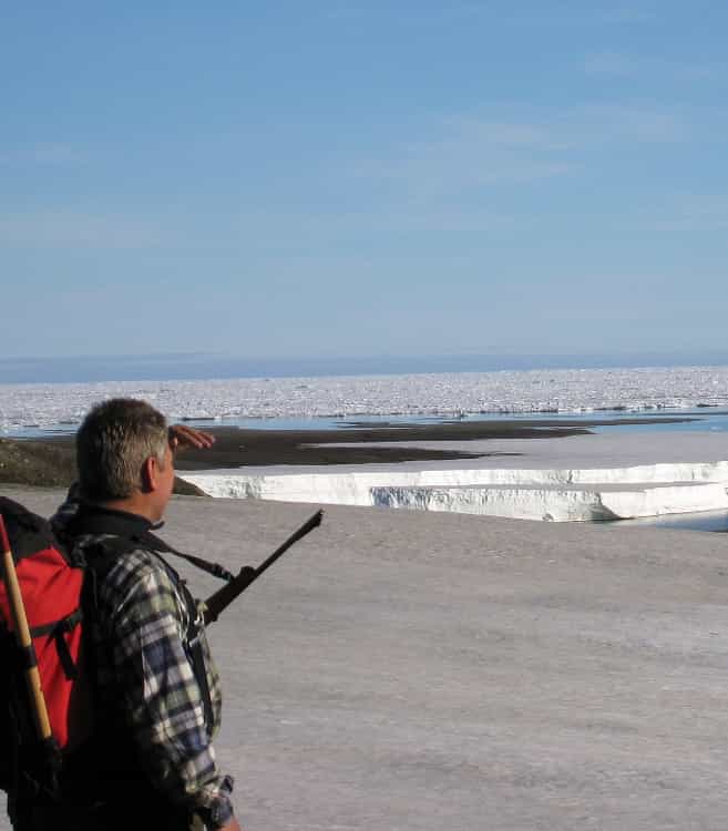 Au niveau de la zone d'étude, l'équipe a pu contempler la banquise qui fige toute l'année l'océan au nord-est du Groenland. © Svend Funder
