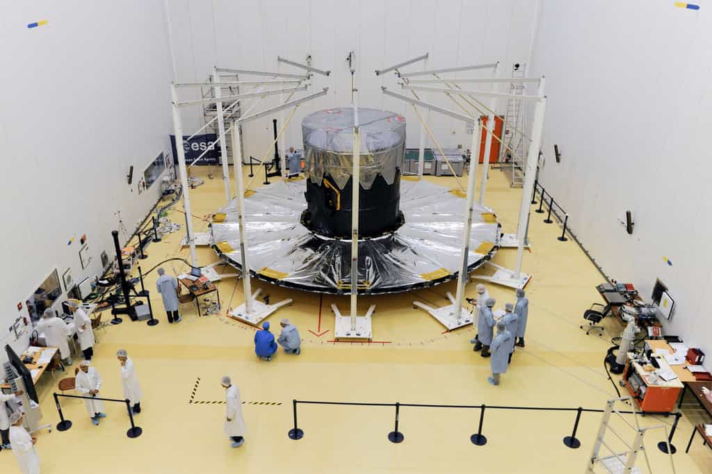 Le satellite Gaia dans sa configuration opérationnelle, bouclier thermique déployé. © M. Pedoussaut, Esa