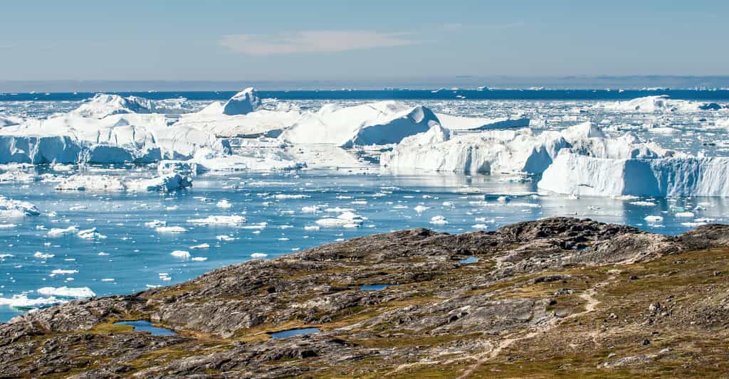 Jakobshavn, Kangerlussuaq et Helheim, ce sont les noms des trois plus grands glaciers du Groenland. Selon des chercheurs de l’université technique du Danemark, ils fondent beaucoup plus vite que les modèles le prévoient. © Uryadnikov Sergey, Adobe Stock