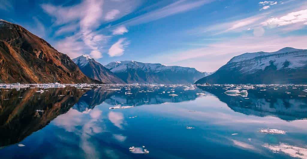 Des chercheurs estiment aujourd’hui que la fonte du Groenland pourrait faire monter le niveau de la mer d’un mètre d’ici la fin de notre siècle. © Di, Adobe Stock