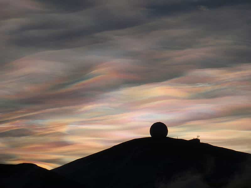 Les nuages nacrés qui se forment durant l'hiver austral en Antarctique contribuent à l'appauvrissement de la couche d'ozone stratosphérique. © Alan Light, Wikipédia, cc by 2.0