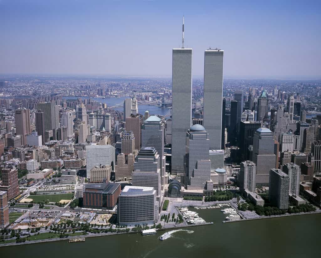 Les Twin Towers, les tours jumelles, à New York, avant les attentats du 11 septembre 2001. © Carol M. Highsmith, Wikimedia Commons, Domaine public