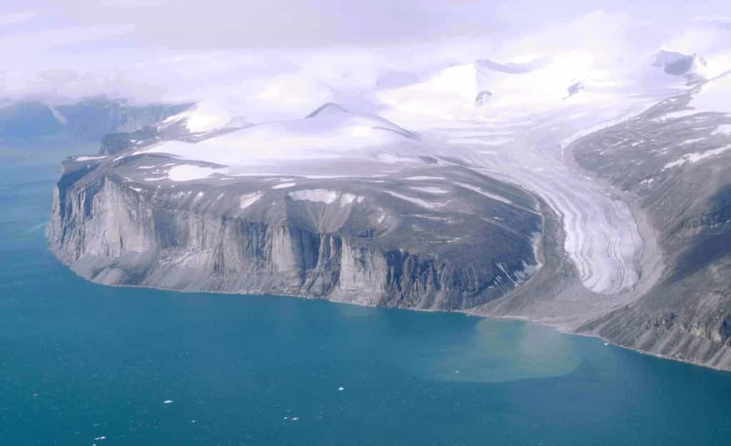 Située dans l’est du Grand Nord canadien, l’île de Baffin compte actuellement 11.000 habitants. Avec 500.000 km2, et si on ne compte pas l'Australie, l'île est la cinquième plus grande au monde. 