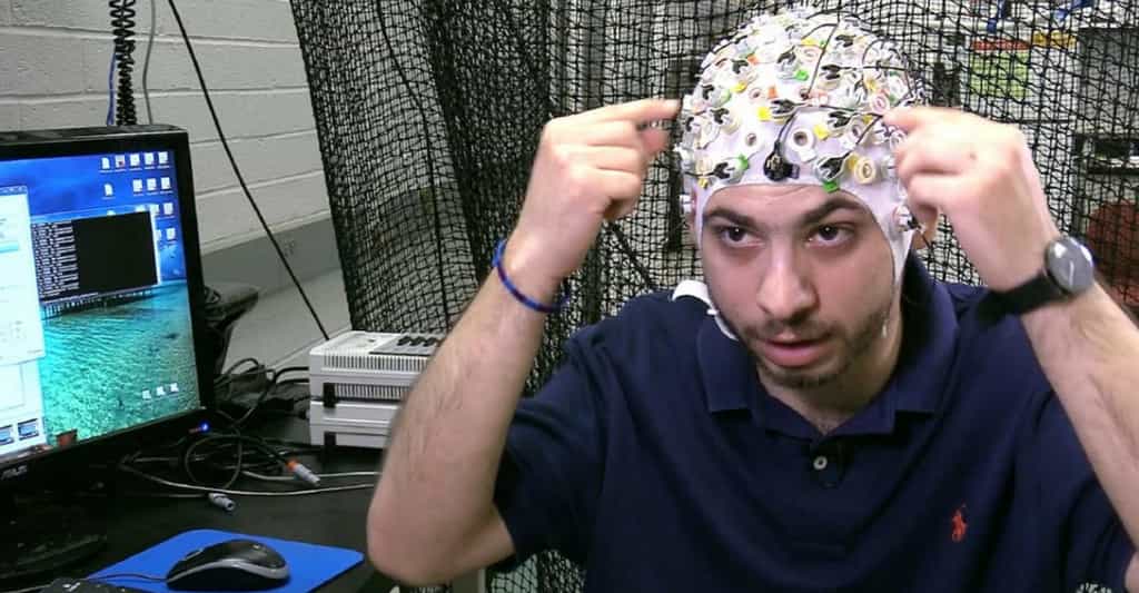 Les chercheurs de l’université d’État de l’Arizona ont découvert que notre cerveau est capable de gérer des groupes d’objets distincts du corps et que cette activité cérébrale spécifique est exploitable pour contrôler plusieurs drones simultanément. © Arizona State University