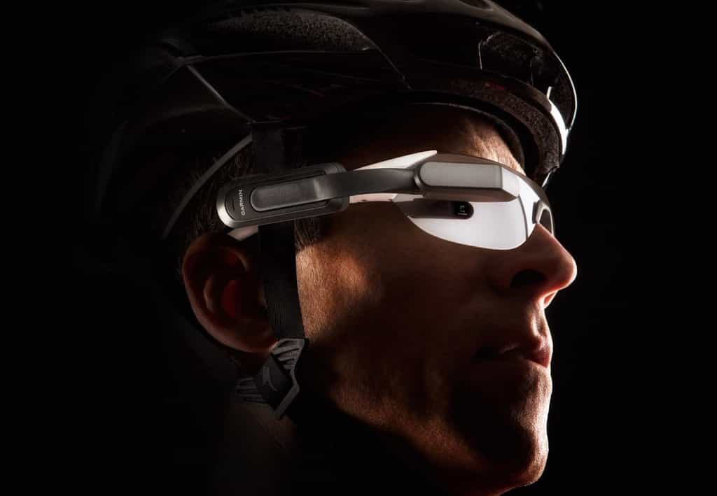 Pour tous les sportifs déjà équipés de lunettes de protection, Garmin a conçu un système d’affichage tête haute amovible qui s’adapte à tous les modèles. Un concept judicieux mais pour lequel il faudra casser sa tirelire. © Garmin