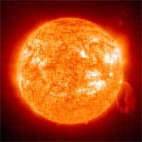 Eruption solaire, vue prise depuis le satellite SoHO dans l'extrême ultraviolet.Crédit : The SOHO-EIT Consortium (ESA/NASA)