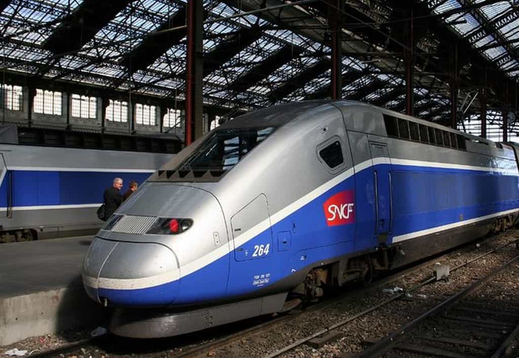 128 gares françaises proposeront un accès Wifi gratuit d’ici fin septembre. La SNCF compte également tester une connexion haut débit 4G dans les TGV reliant Paris-Lyon et Paris-Bordeaux, mais pas avant 2017… © Sese Ingolstadt, CC BY-SA 2.5, Wikimedia Commons