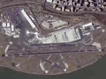 Vue aérienne de l'aéroport Ronald Reagan (USA)Crédit : http://www.spaceimaging.com
