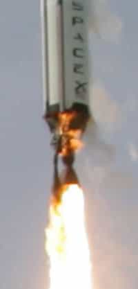 L'incendie au dessus du moteur principal à l'origine de la perte du lanceur Falcon 1