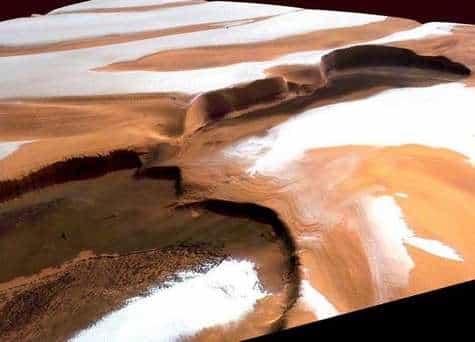 Détail de la calotte polaire nord de Mars, vue par Mars Express en 2005.