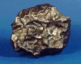 Une météorite ferreuseCrédit : http://messenger.jhuapl.edu