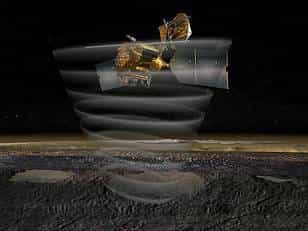 De son orbite basse, MRO examinera en détail la surface et les couches basses de l'atmosphère de Mars (Crédits : NASA)