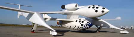 SpaceShipOne et son lanceur White Knight Crédit : Scaled Composites