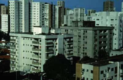 Urbanisme vertical d'une grande ville du Brésil.&copy; IRD/Pierre Gazin