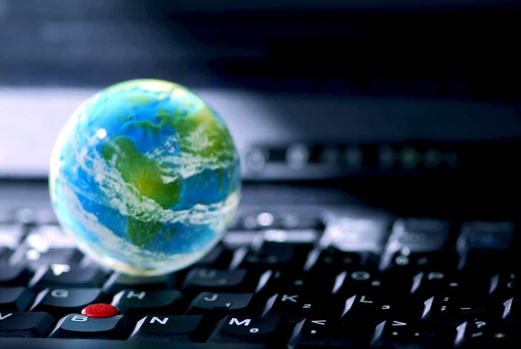 Aujourd’hui, un tiers de la planète seulement peut accéder à Internet. L’initiative Internet.org est à la recherche de nouvelles stratégies pour connecter le reste du monde. © MarcelaPalma, Flickr, cc by nc sa 2.0
