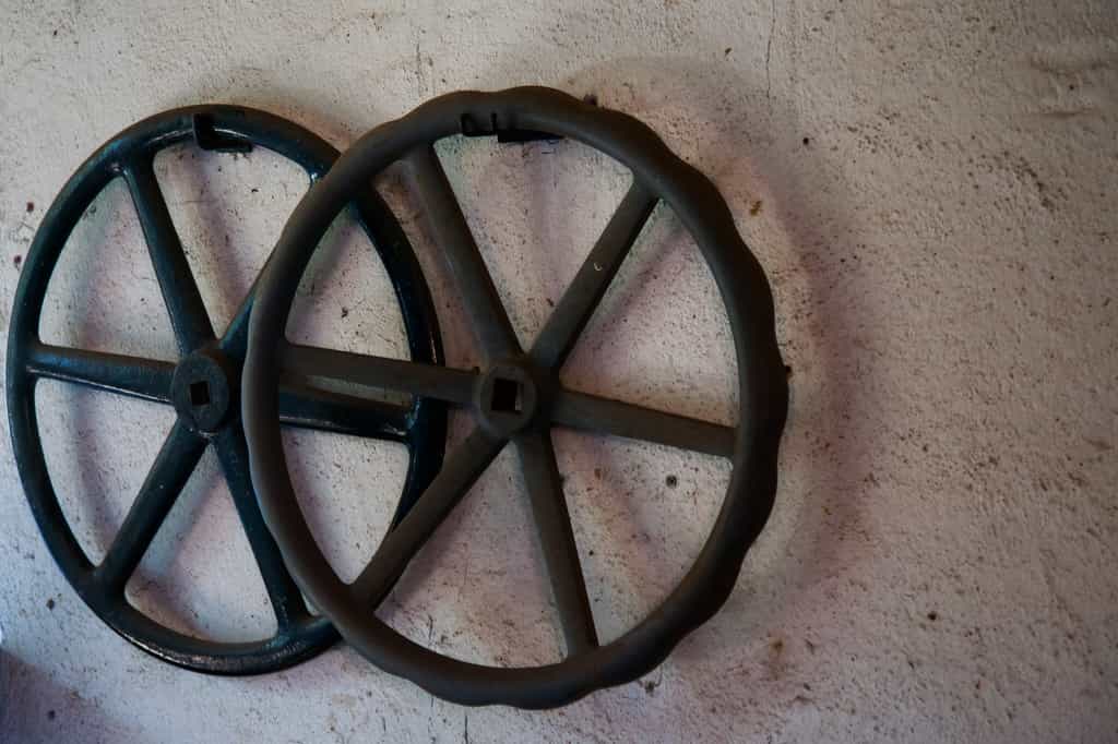 L’invention de la roue, qu’elle ait eu lieu en Mésopotamie ou sur le pourtour des Alpes, a révolutionné le monde. © Brigitte Djajasasmita, Flickr, CC by-nc-nd 2.0
