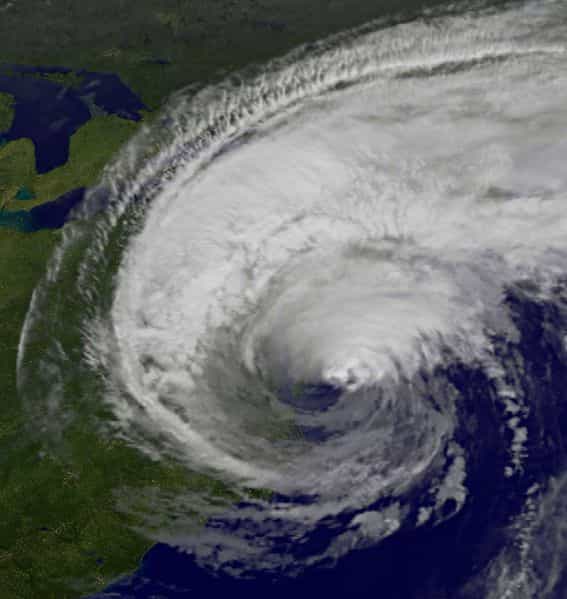L'ouragan Irène n'a pas atteint la violence initialement prévue. Après avoir épargné New York, il se dirige decrescendo vers le Canada. &copy; Nasa
