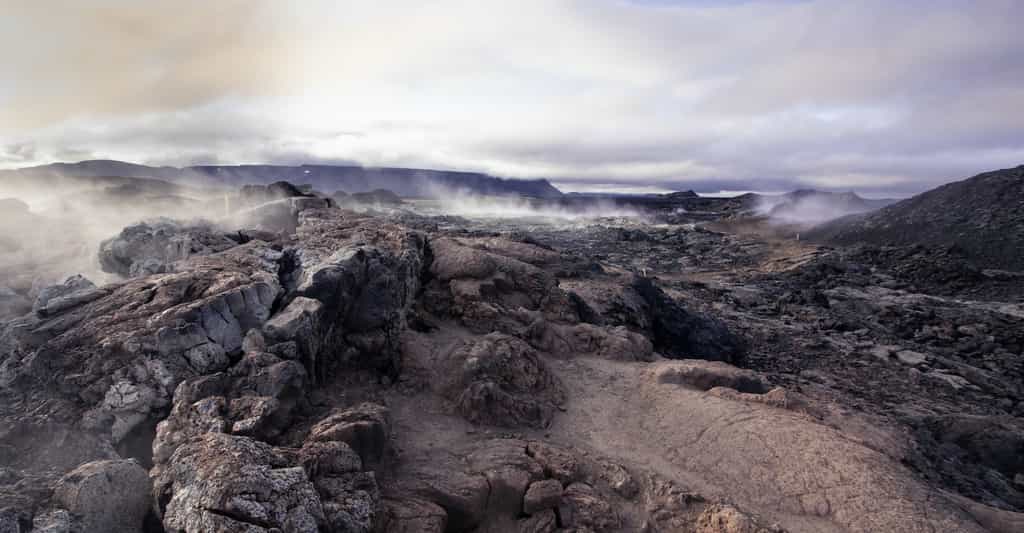 Une équipe internationale de chercheurs compte forer dans le système volcanique de Krafla pour atteindre sa chambre magmatique à quelque deux kilomètres de profondeur. © Patricia, Adobe Stock