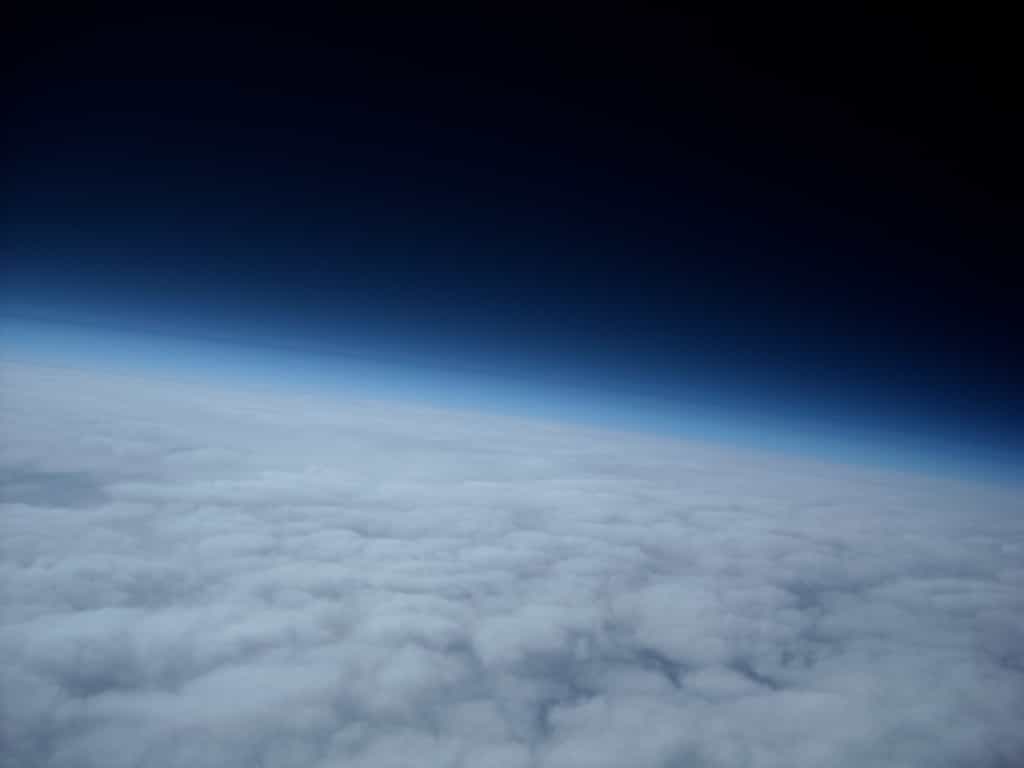 L’atmosphère terrestre est principalement composée de molécules diatomiques. Les liaisons chimiques à l’origine de la formation de ces molécules sont des liaisons covalentes. © meteotek08, Flickr, CC by-sa 2.0
