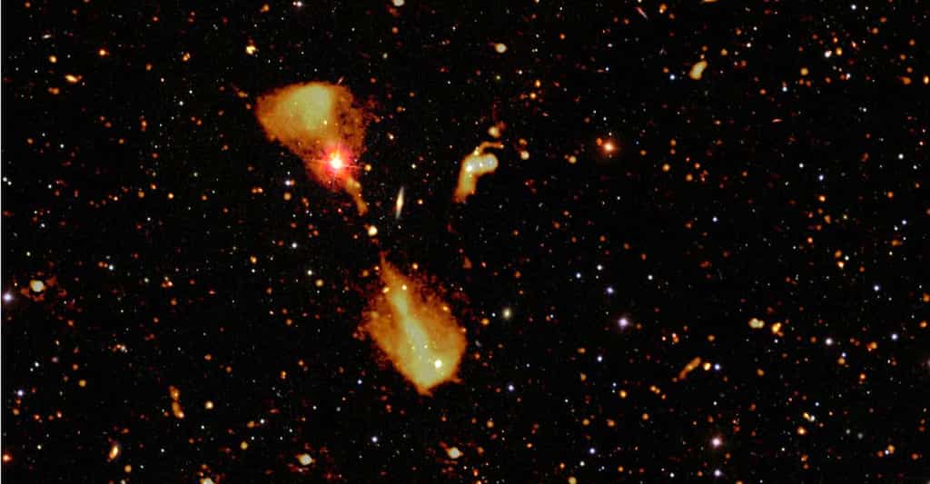 Sur cette image, des radiogalaxies dévoilées par l’International Low Frequency Array (Lofar) et superposées avec une image optique de la même région du ciel. © Cyril Tasse, Lofar Surveys Team