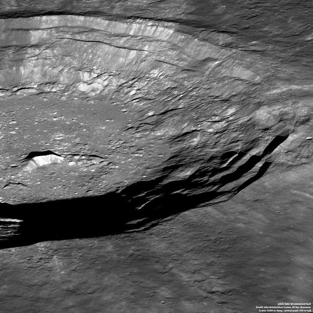 Le cratère lunaire Aristarque photographié une nouvelle fois en juillet 2012 par la sonde LRO. Son premier survol datait de novembre 2011. © Nasa, GSFC, Arizona State University