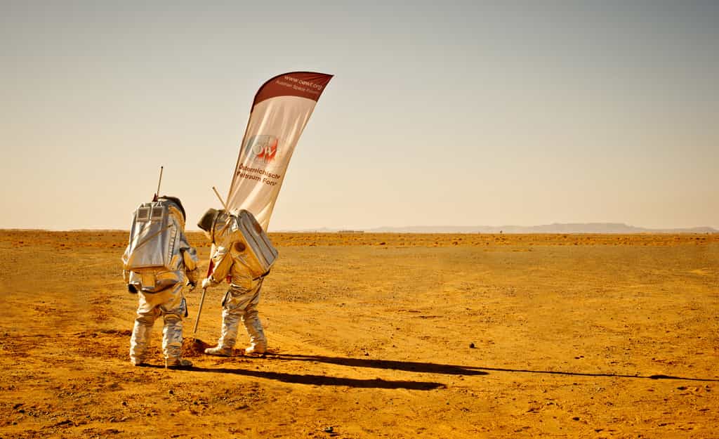 Le Forum autrichien de l’espace (ÖWF), une association de volontaires du spatial et dirigée par des professionnels du domaine, a réalisé pendant un mois au Maroc une série d’expérimentations et de simulations d’activités martiennes (humaines et robotiques). ©&nbsp;ÖWF, Katja Zanella-Ku