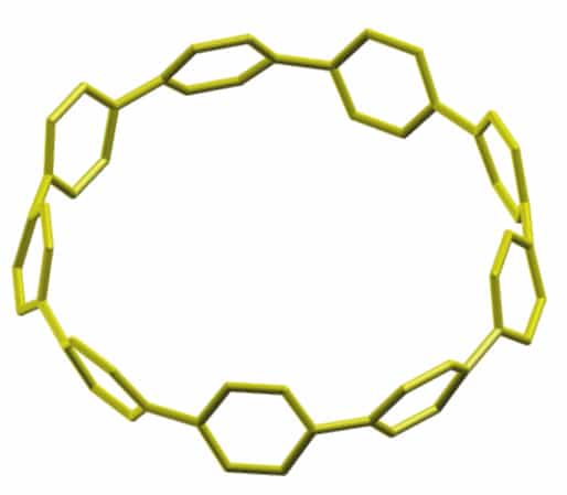 Une molécule de cycloparaphenylène, un collier qui pourrait devenir le germe d'un nanotube de carbone... Crédit&nbsp;: Berkeley Lab