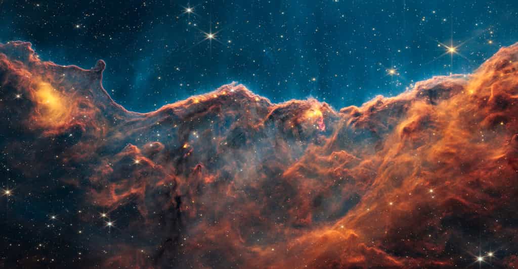 En juillet 2022, une image merveilleuse des «&nbsp;falaises cosmiques&nbsp;» de la nébuleuse de la Carène prise par le télescope spatiale James-Webb était publiée. Aujourd’hui, des astronomes nous racontent ce qu’elle leur a appris. © Nasa, ESA, CSA, STScI