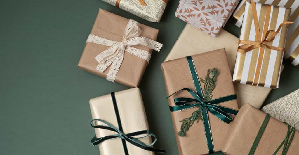 Selon l’étude Greenly publiée récemment, à Noël, ce sont les cadeaux qui coûtent le plus cher en carbone. © netrun78, Adobe Stock