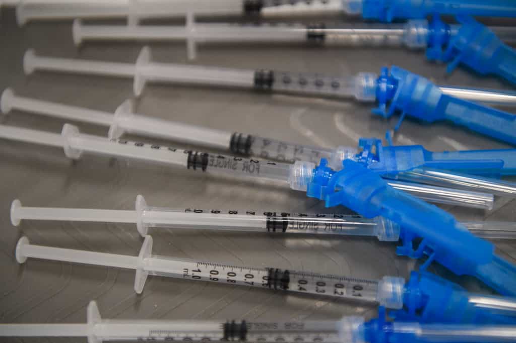 Le vaccin Johnson &amp; Johnson (Ad26.COV2.S) a démontré une efficacité de 85 % contre les hospitalisations liées à la Covid-19. © Patrick T. Fallon, AFP